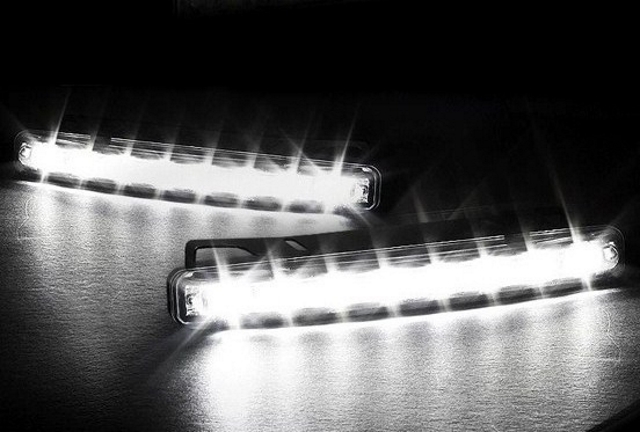 KIT Luci Diurne 8 Led Day Light Daytime 12V Bianco Ghiaccio 6000 KIT Luci Diurne 8 Led Day Light Daytime 12V Bianco Ghiaccio 6000